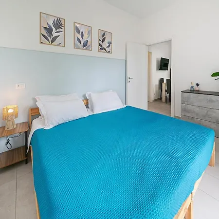 Blue Garden - 2br - Free Parking *